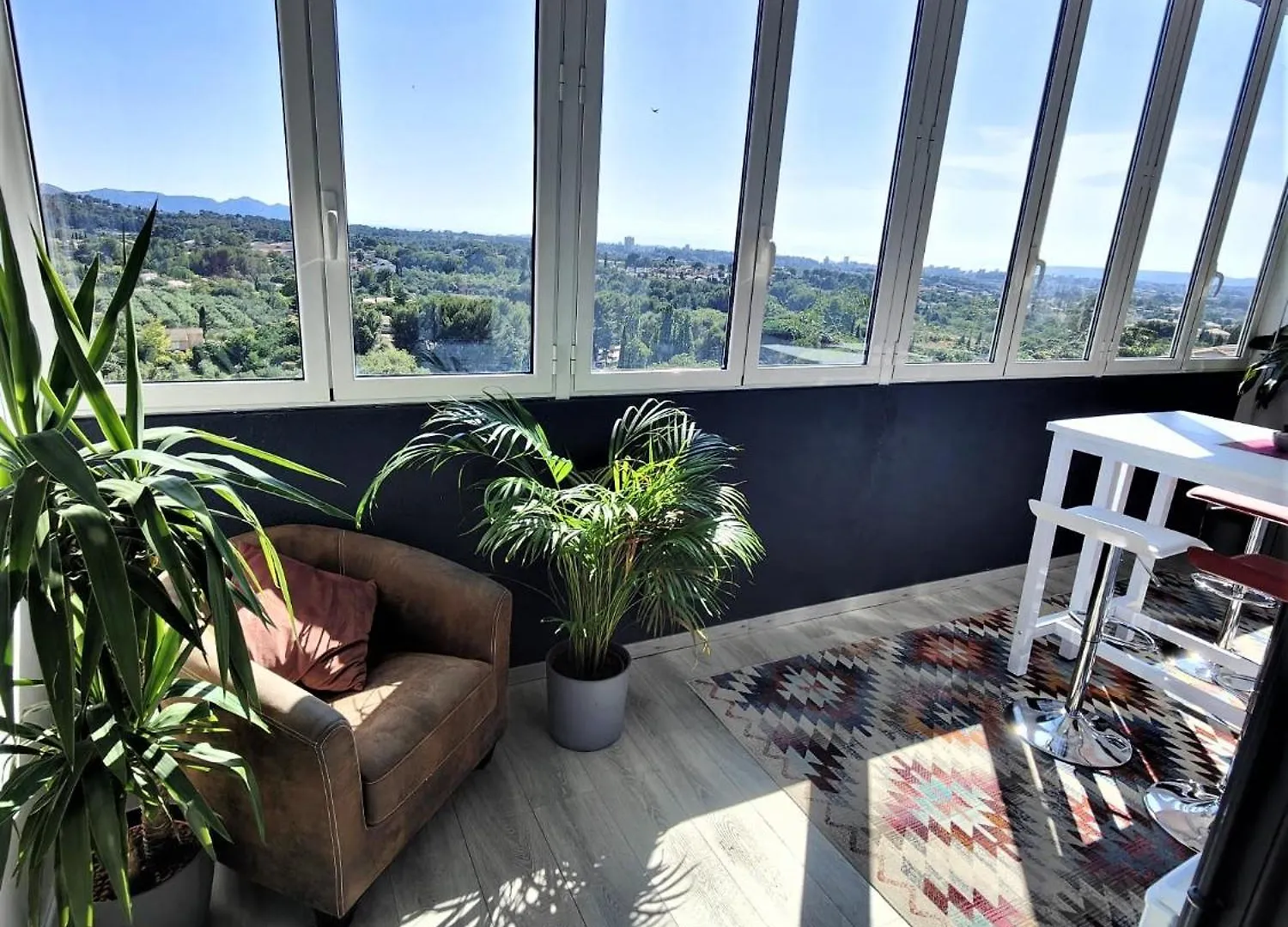 Homestay Plus Belle La Vue Allauch