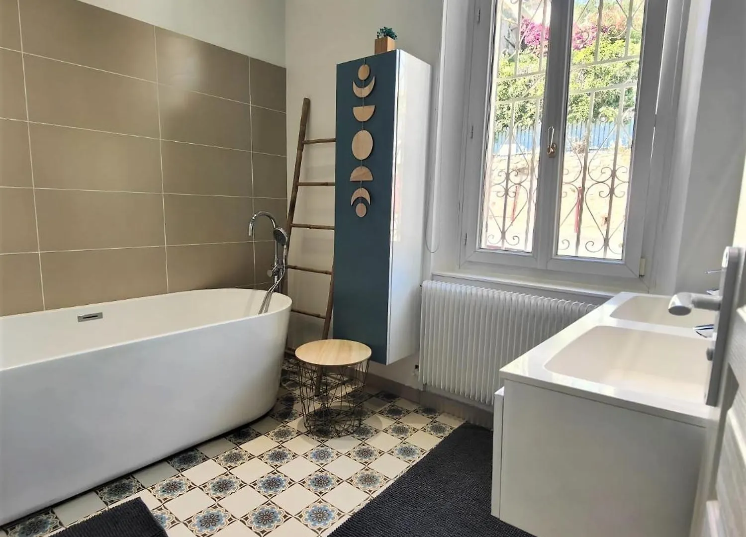 Plus Belle La Vue Allauch Homestay